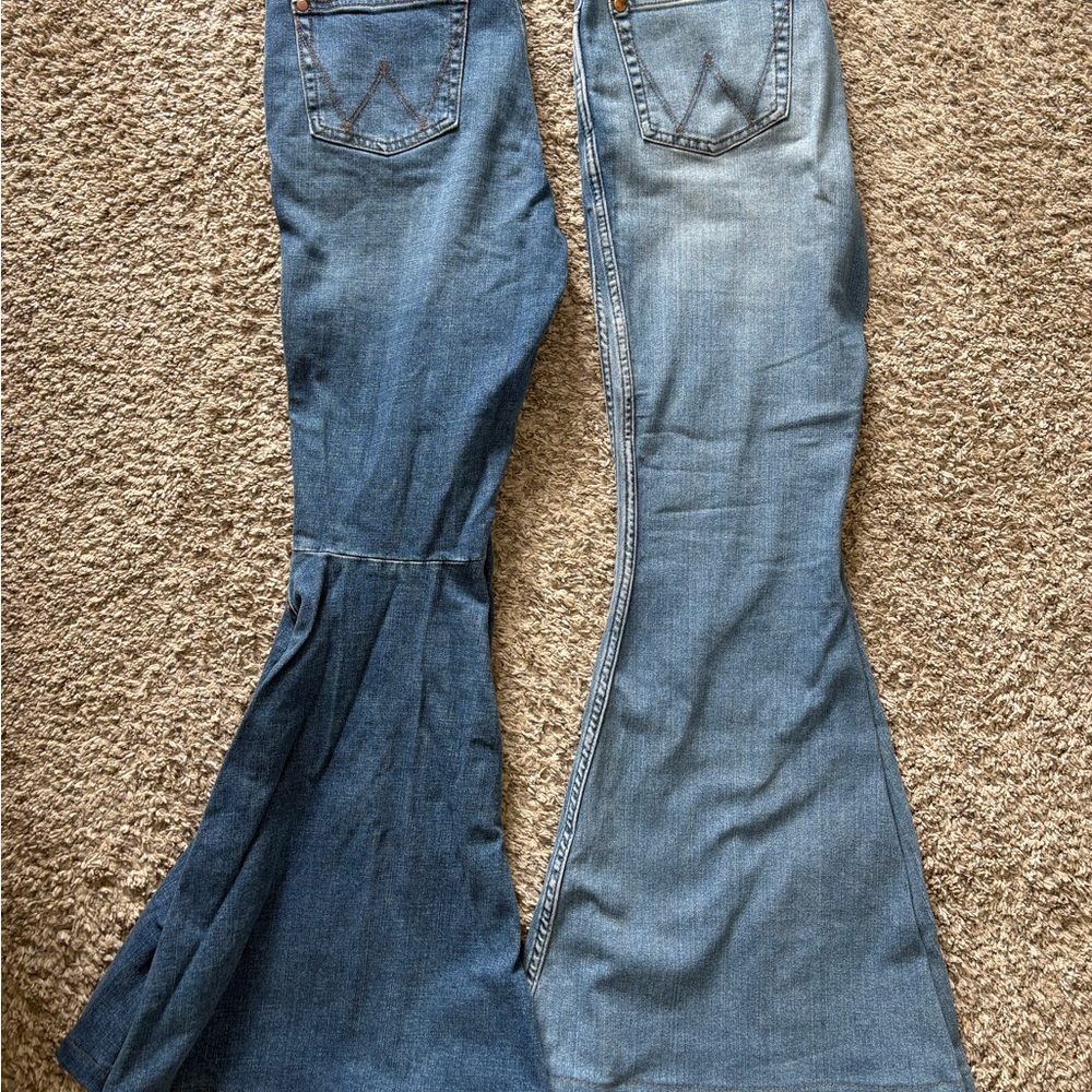 Flared Blue Wrangler Women's Jeans